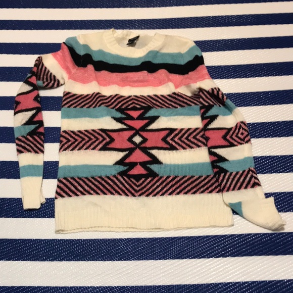 Rue21 Sweaters - Chic Light Crew Sweater Pink/Blue Size Medium
